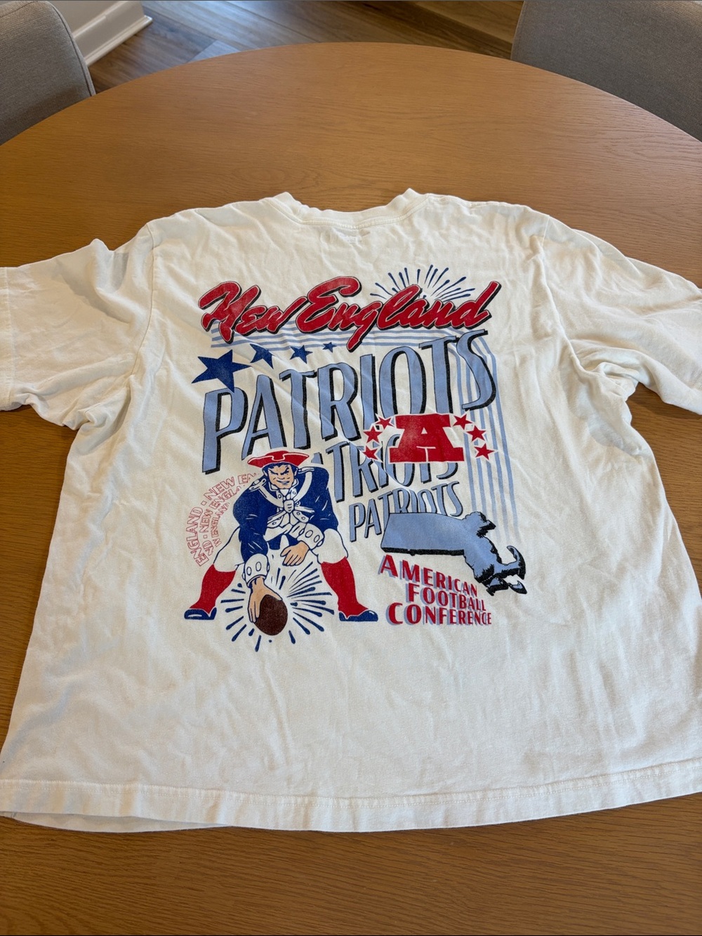 Patriots Graphic Tee - Picture 2 of 4